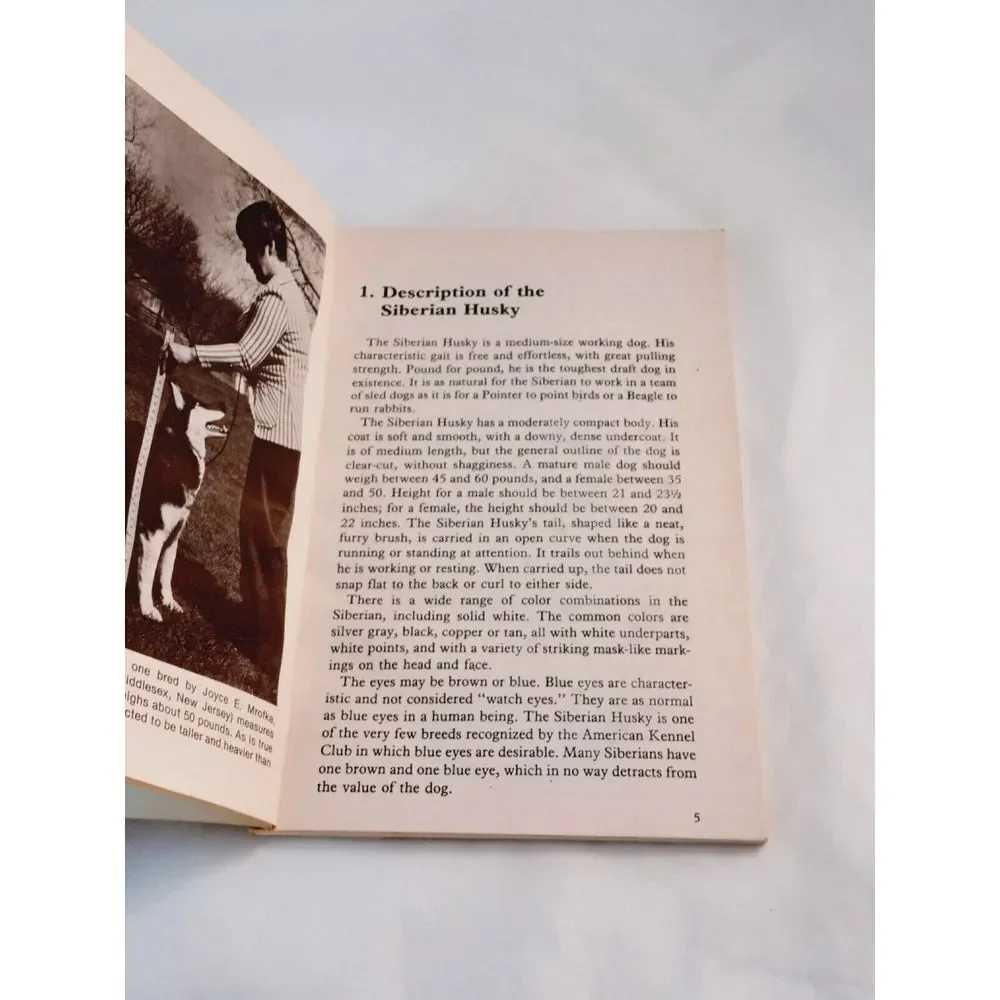 How to Raise and Train‎ a Siberian Husky Paperback Lorna B. Demido 1983